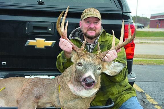 Ted Long bags trophy rack 9 point buck