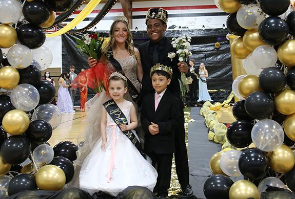 Tri-County students celebrate  long awaited Junior Prom